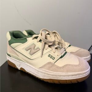 Women’s New Balance 550 White and Green. Size 7.5 Women’s. Good Condition.